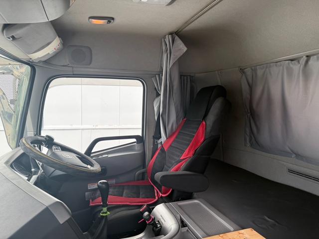 UDトラックス 乗用車 クオン|中古トラックの販売・買取・査定のアイナビ