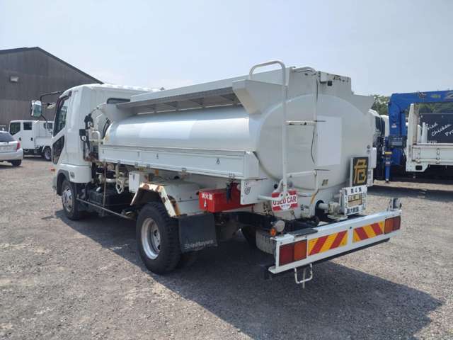 三菱ふそうファイタータンクローリー 2層4KL 消防書類有り|中古トラックの販売・買取・査定のアイナビ