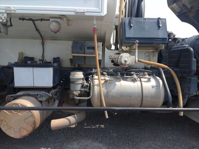 三菱ふそうファイタータンクローリー 2層4KL 消防書類有り|中古トラックの販売・買取・査定のアイナビ