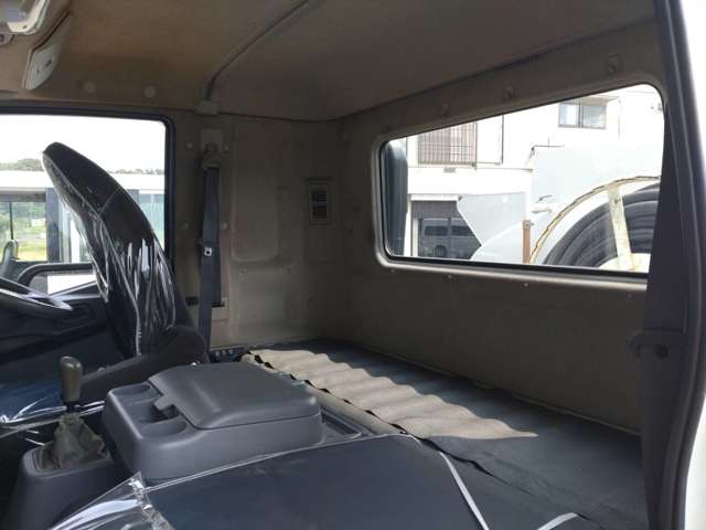 三菱ふそうファイタータンクローリー 2層4KL 消防書類有り|中古トラックの販売・買取・査定のアイナビ