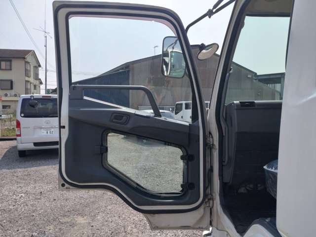 三菱ふそうファイタータンクローリー 2層4KL 消防書類有り|中古トラックの販売・買取・査定のアイナビ