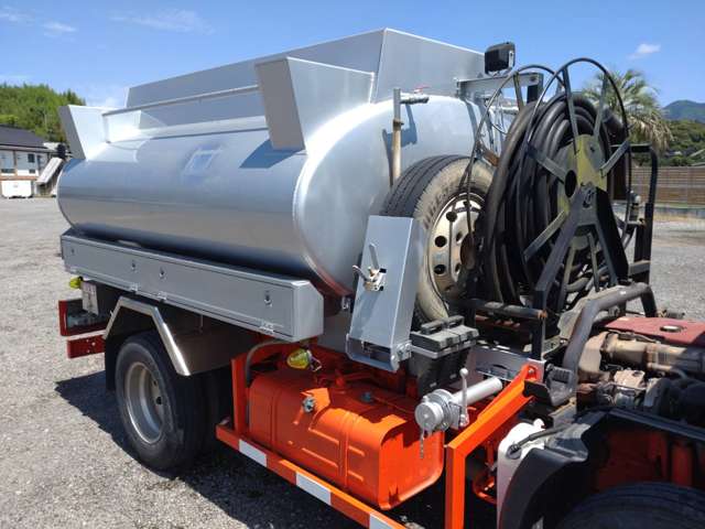 日野自動車デュトロタンクローリー 1層3KL 消防書類有り|中古トラックの販売・買取・査定のアイナビ