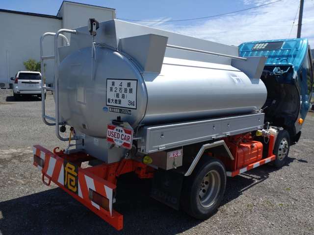 日野自動車デュトロタンクローリー 1層3KL 消防書類有り|中古トラックの販売・買取・査定のアイナビ