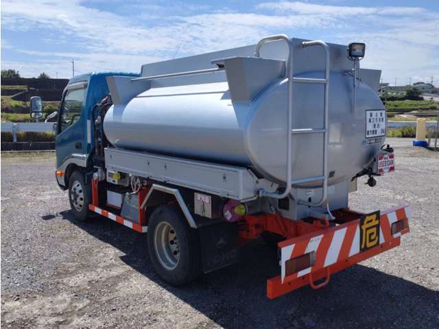 日野自動車デュトロタンクローリー 1層3KL 消防書類有り|中古トラックの販売・買取・査定のアイナビ