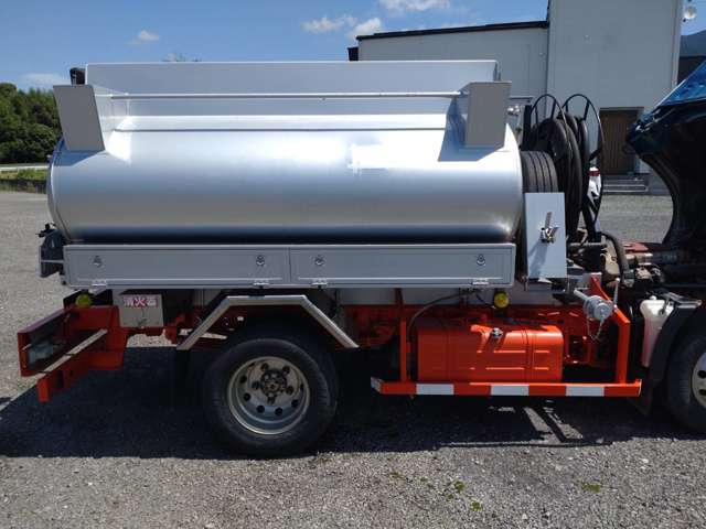 日野自動車デュトロタンクローリー 1層3KL 消防書類有り|中古トラックの販売・買取・査定のアイナビ