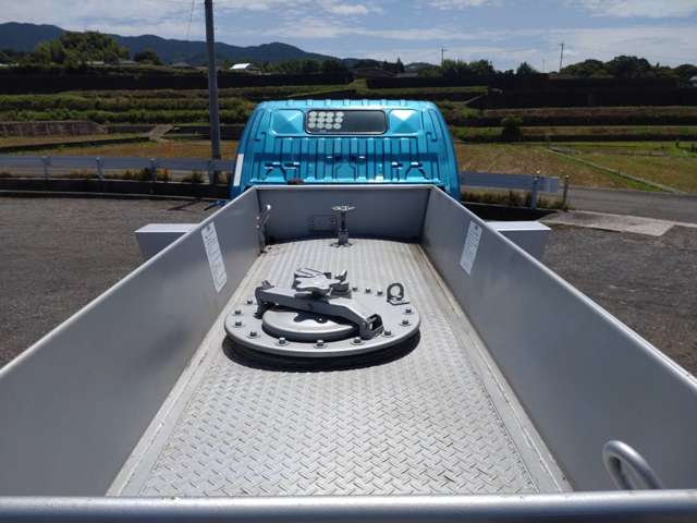 日野自動車デュトロタンクローリー 1層3KL 消防書類有り|中古トラックの販売・買取・査定のアイナビ