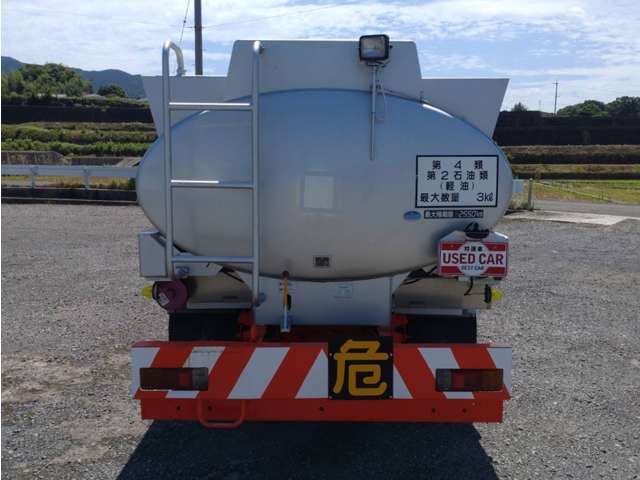 日野自動車デュトロタンクローリー 1層3KL 消防書類有り|中古トラックの販売・買取・査定のアイナビ
