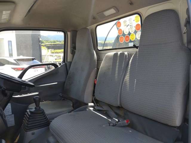 日野自動車デュトロタンクローリー 1層3KL 消防書類有り|中古トラックの販売・買取・査定のアイナビ