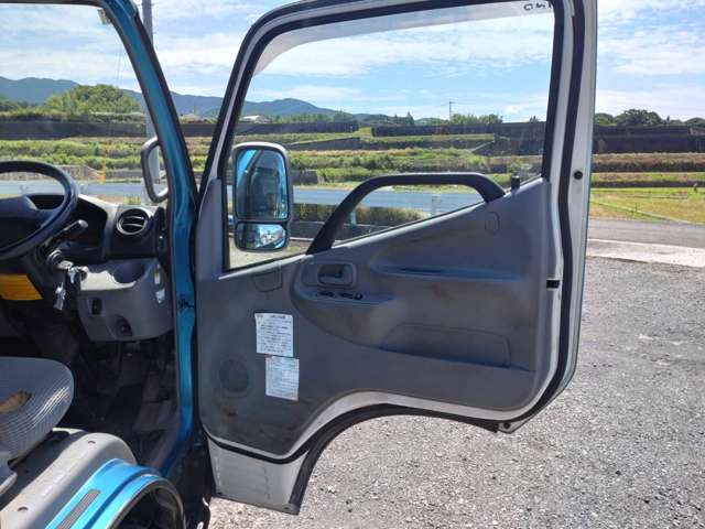 日野自動車デュトロタンクローリー 1層3KL 消防書類有り|中古トラックの販売・買取・査定のアイナビ