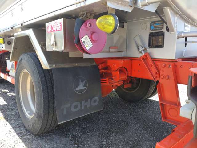 日野自動車デュトロタンクローリー 1層3KL 消防書類有り|中古トラックの販売・買取・査定のアイナビ