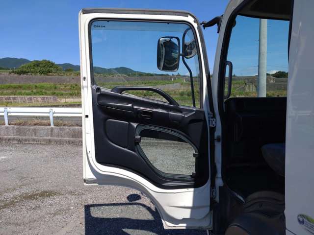 日野自動車レンジャー4トンユニック 4段クレーン ラジコン付|中古トラックの販売・買取・査定のアイナビ