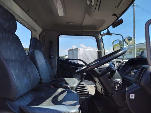 日野自動車レンジャー4トンユニック 4段クレーン ラジコン付|中古トラックの販売・買取・査定のアイナビ