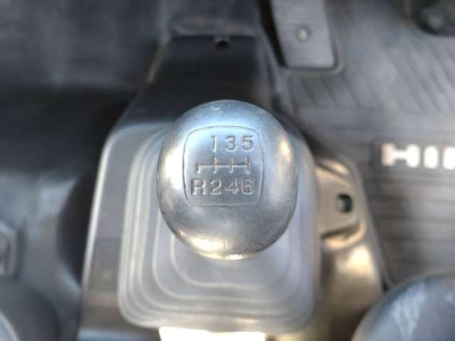 日野自動車レンジャー4トンユニック 4段クレーン ラジコン付|中古トラックの販売・買取・査定のアイナビ