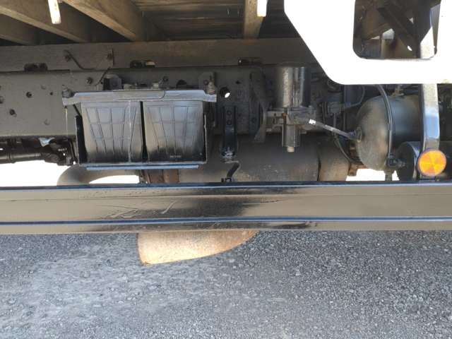 日野自動車レンジャー4トンユニック 4段クレーン ラジコン付|中古トラックの販売・買取・査定のアイナビ