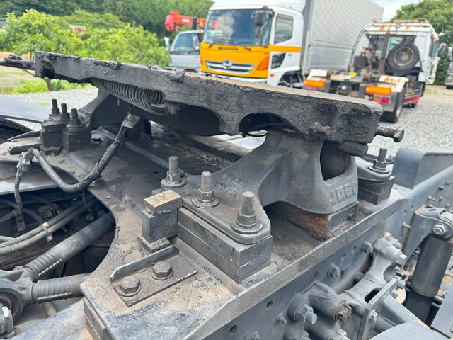 平成25年式☆いすゞギガトラクタヘッド 第五輪荷重11,400t|中古トラックの販売・買取・査定のアイナビ