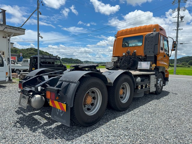 平成25年式☆いすゞギガトラクタヘッド 第五輪荷重11,400t|中古トラックの販売・買取・査定のアイナビ