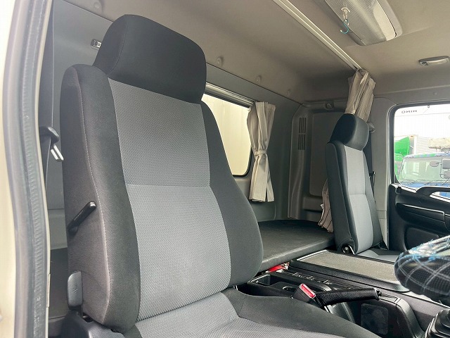 -30℃低温設定★後輪エアサス★格納式パワーゲート★フルワイド|中古トラックの販売・買取・査定のアイナビ