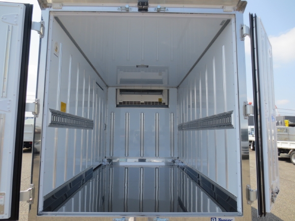 三菱キャンター低温冷蔵冷凍車|中古トラックの販売・買取・査定のアイナビ