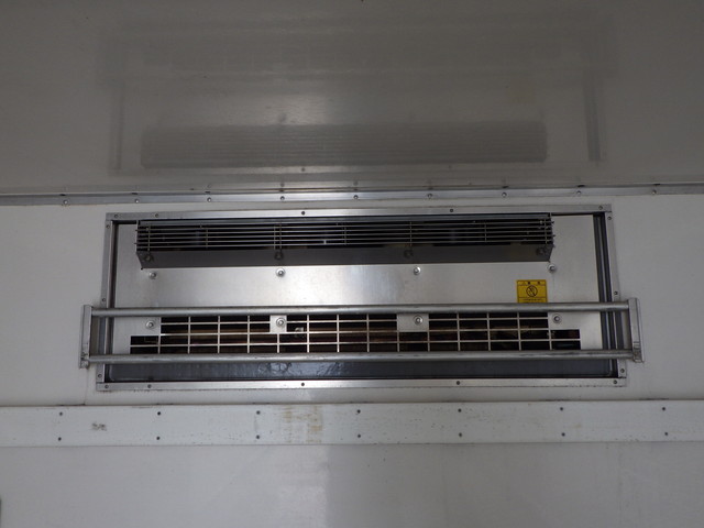 イスズ2PG-FRR90T2冷凍車4tワイド|中古トラックの販売・買取・査定のアイナビ