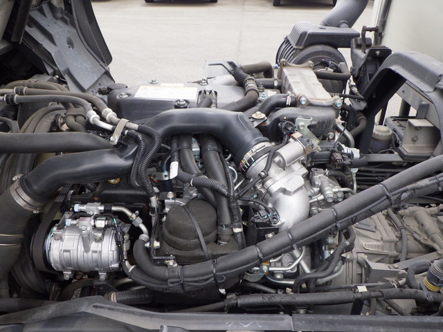 イスズ2PG-FRR90T2冷凍車4tワイド|中古トラックの販売・買取・査定のアイナビ