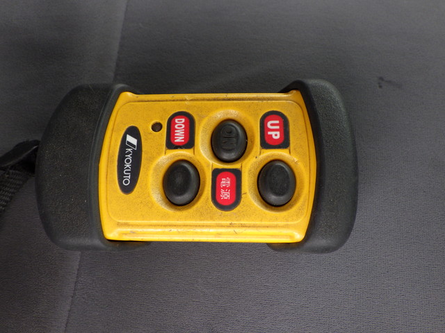 イスズ2PG-FRR90T2冷凍車4tワイド|中古トラックの販売・買取・査定のアイナビ