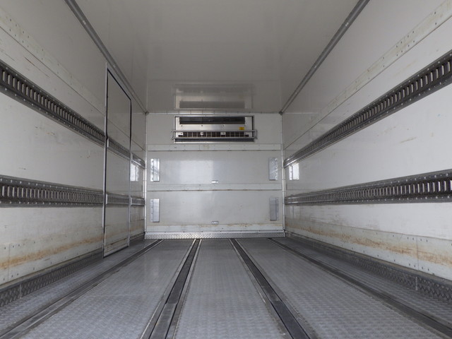 イスズ2PG-FRR90T2冷凍車4tワイド|中古トラックの販売・買取・査定のアイナビ