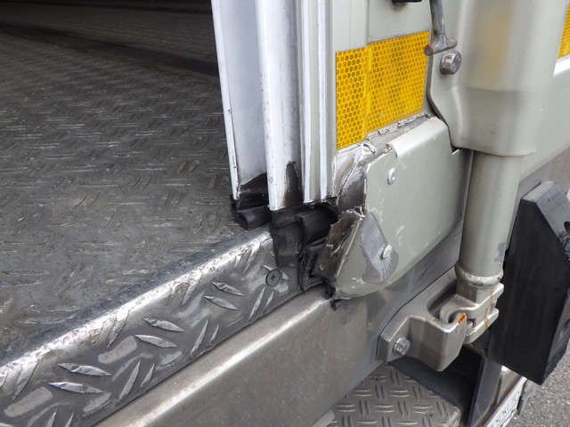 イスズ2PG-FRR90T2冷凍車4tワイド|中古トラックの販売・買取・査定のアイナビ