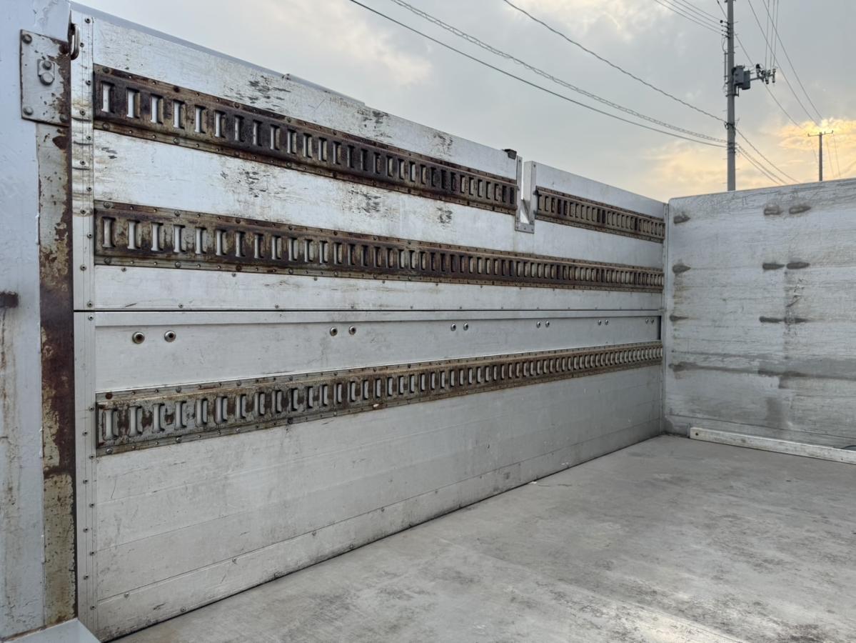 平成23年エルフアルミブロック平パワーゲートマニュアル6速|中古トラックの販売・買取・査定のアイナビ