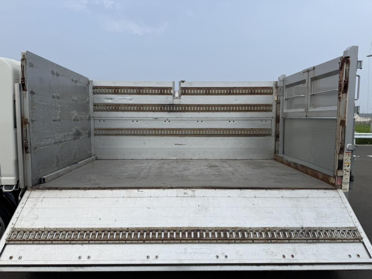 平成23年エルフアルミブロック平パワーゲートマニュアル6速|中古トラックの販売・買取・査定のアイナビ