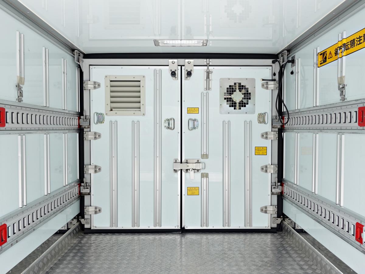 跳上パワーゲート1tスタンバイ低温冷蔵冷凍ワイドロング|中古トラックの販売・買取・査定のアイナビ