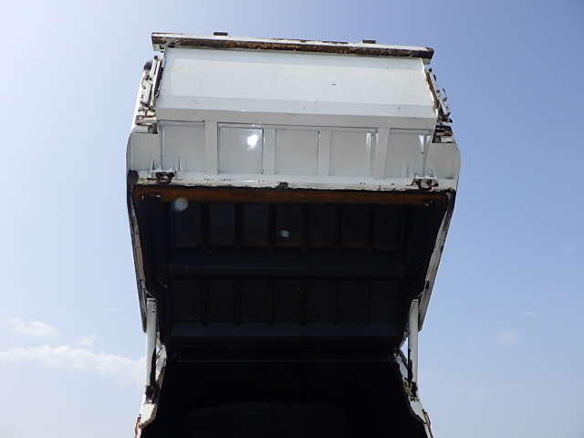 UDトラックス 平成29年式 塵芥車 6.0㎥ プレス式 新明和製|中古トラックの販売・買取・査定のアイナビ