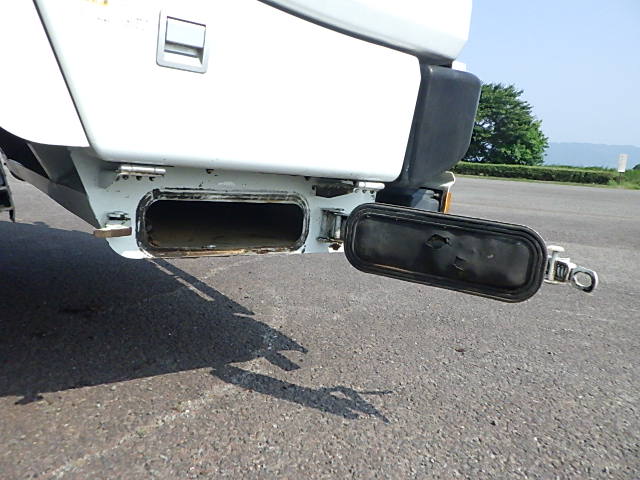 UDトラックス 平成29年式 塵芥車 6.0㎥ プレス式 新明和製|中古トラックの販売・買取・査定のアイナビ