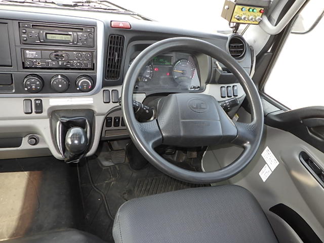 UDトラックス 平成29年式 塵芥車 6.0㎥ プレス式 新明和製|中古トラックの販売・買取・査定のアイナビ