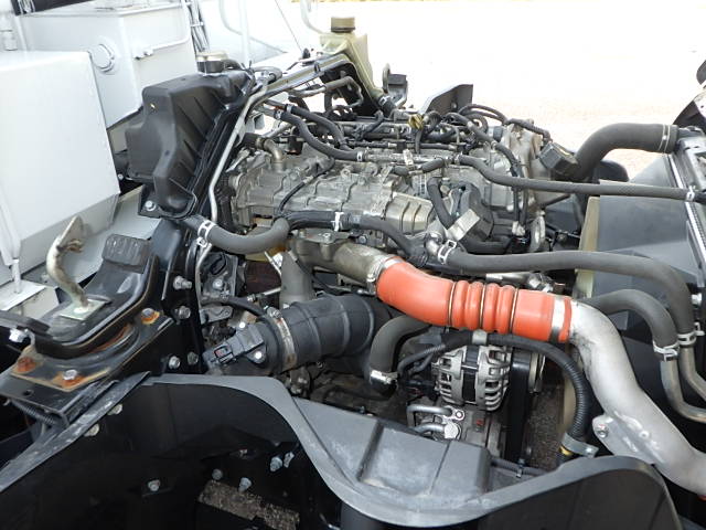 UDトラックス 平成29年式 塵芥車 6.0㎥ プレス式 新明和製|中古トラックの販売・買取・査定のアイナビ