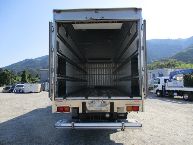 H27年式 プロフィア 3軸 冷蔵冷凍車 格納PG付!!|中古トラックの販売・買取・査定のアイナビ