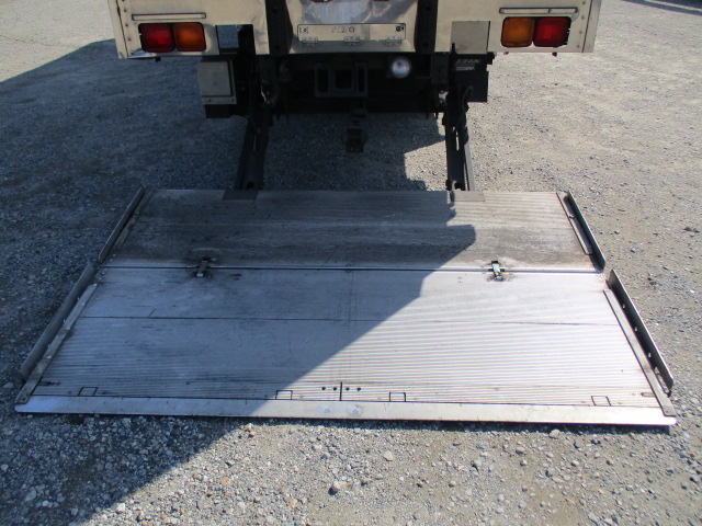 H27年式 プロフィア 3軸 冷蔵冷凍車 格納PG付!!|中古トラックの販売・買取・査定のアイナビ