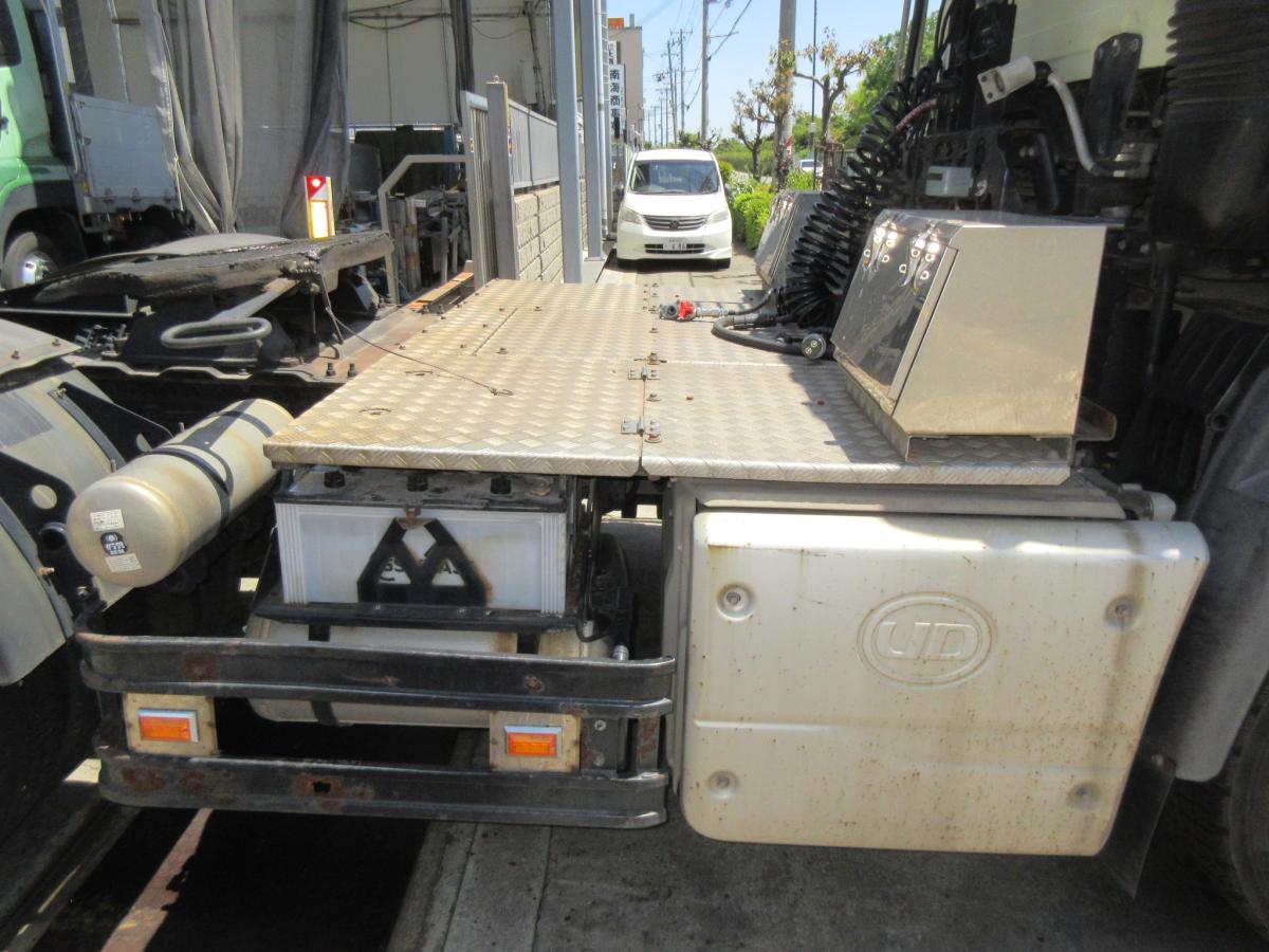 2PGクオン11.5トンハイルーフトラクタ|中古トラックの販売・買取・査定のアイナビ