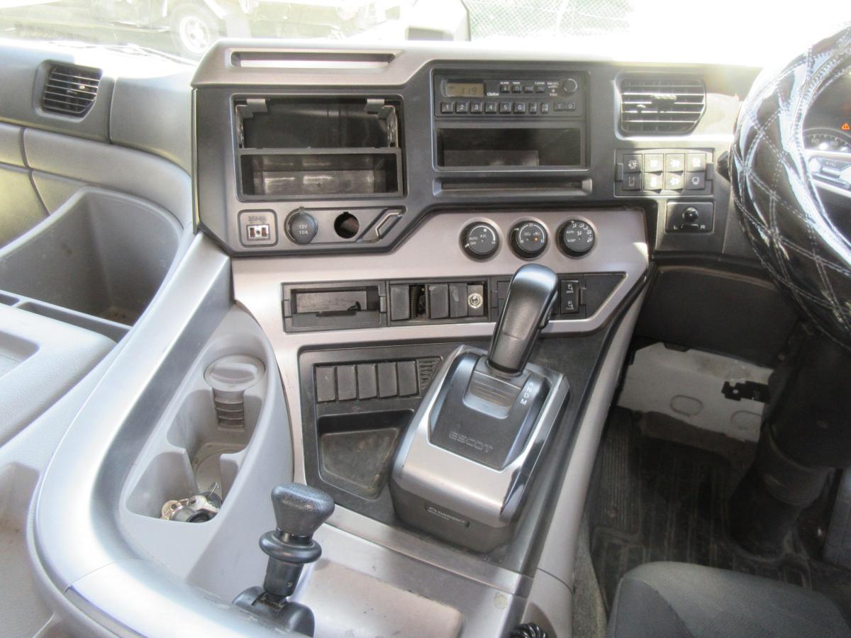 2PGクオン11.5トンハイルーフトラクタ|中古トラックの販売・買取・査定のアイナビ