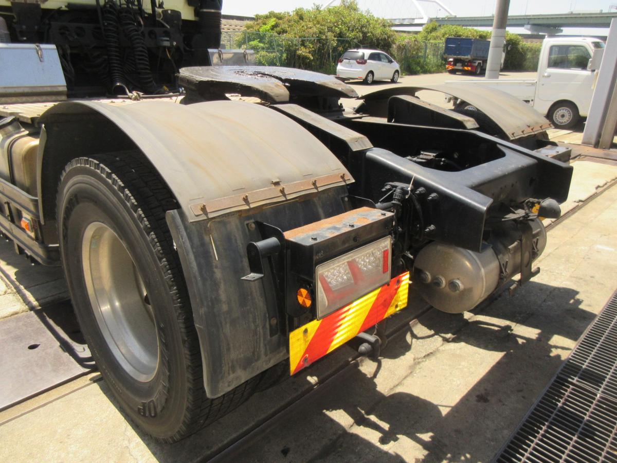 2PGクオン11.5トンハイルーフトラクタ|中古トラックの販売・買取・査定のアイナビ