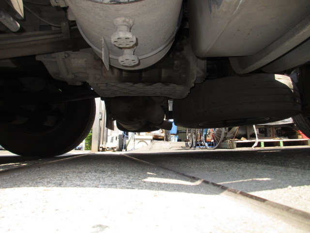 高馬力クオン11.5トンハイルーフトラクタ|中古トラックの販売・買取・査定のアイナビ