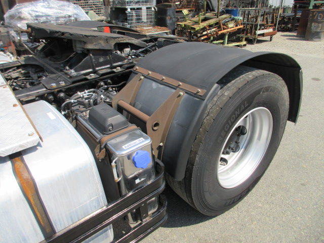 高馬力クオン11.5トンハイルーフトラクタ|中古トラックの販売・買取・査定のアイナビ