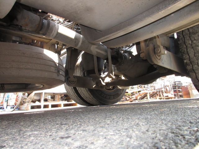 高馬力クオン11.5トンハイルーフトラクタ|中古トラックの販売・買取・査定のアイナビ