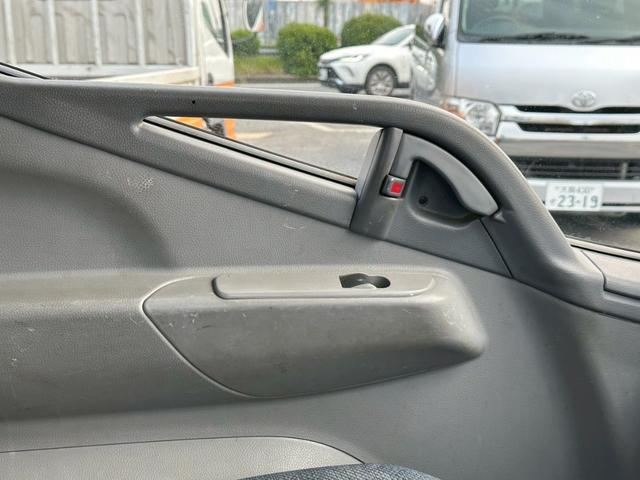 三菱ふそうキャンターガッツ平ボディ|中古トラックの販売・買取・査定のアイナビ