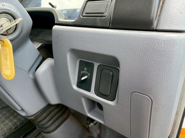 三菱ふそうキャンターガッツ平ボディ|中古トラックの販売・買取・査定のアイナビ