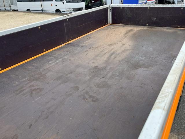 三菱ふそうキャンターガッツ平ボディ|中古トラックの販売・買取・査定のアイナビ