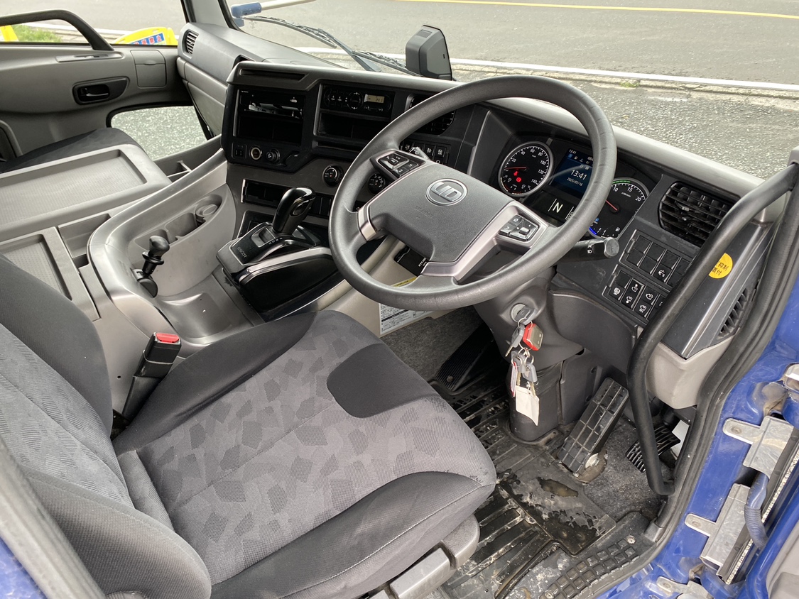 H30年式460馬力ハイルーフトラクタ、車検付|中古トラックの販売・買取・査定のアイナビ