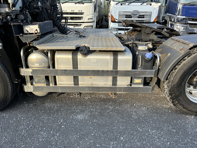 【第五輪荷重11.5t】いすゞギガ/メッキパーツ/ブラック|中古トラックの販売・買取・査定のアイナビ