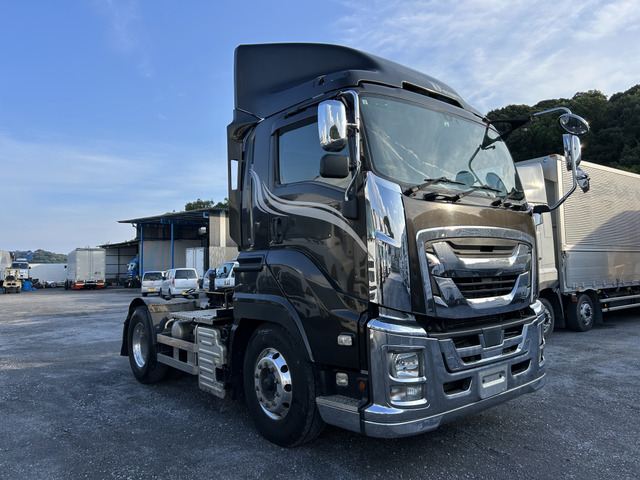 【第五輪荷重11.5t】いすゞギガ/メッキパーツ/ブラック|中古トラックの販売・買取・査定のアイナビ