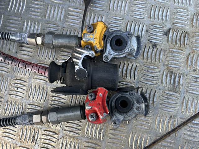 【第五輪荷重11.5t】いすゞギガ/メッキパーツ/ブラック|中古トラックの販売・買取・査定のアイナビ