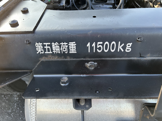 【第五輪荷重11.5t】いすゞギガ/メッキパーツ/ブラック|中古トラックの販売・買取・査定のアイナビ